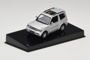 Mitsubishi Pajero SWB Prata AUTOart 1:43 57113 Metal - imagem 2 de 4