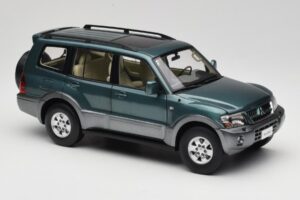 Mitsubishi Pajero V73 Verde YC Model 1:18 241218040101010215 Metal - imagem 6 de 8