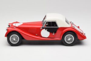 Morgan 4/4 Plus Competition Hardtop Vermelho Kyosho 1:18 08114R Metal - imagem 4 de 8