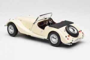 Morgan 4/4 Series II Branco Kyosho 1:18 08111W Metal - imagem 7 de 8