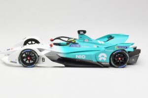 NIO 004 Team NIO #8 T. Dillmann Formula E Season 5 2019 Minichamps 1:18 114180008 Metal - imagem 3 de 6