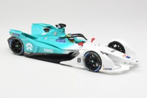 NIO 004 Team NIO #8 T. Dillmann Formula E Season 5 2019 Minichamps 1:18 114180008 Metal - imagem 4 de 6