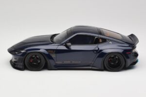 Nissan 400Z RZ34 Pandem Midnight Blue GT Spirit 1:18 GT494 Resina - imagem 3 de 6