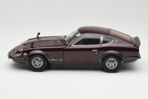 Nissan Fairlady 240Z-G S30 Bordeaux Kyosho 1:18 08212M Metal - imagem 4 de 8