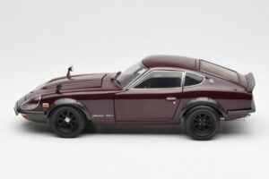 Nissan Fairlady 240ZG Castanho Kyosho 1:18 08217M Metal - imagem 4 de 8