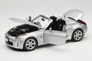 Nissan Fairlady Z Z33 Roadster Diamond Silver AUTOart 1:18 77376 Metal - imagem 2 de 8