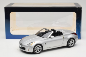 Nissan Fairlady Z Z33 Roadster Diamond Silver AUTOart 1:18 77376 Metal - imagem 8 de 8