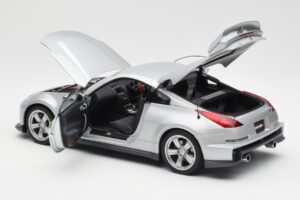 Nissan Fairlady Z Z34 NISMO Type 380RS Prata AUTOart 1:18 77401 Metal - imagem 5 de 8