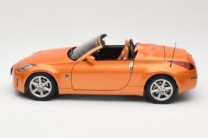 Nissan Fairlady Z Z33 Roadster Sunset Orange AUTOart 1:18 77377 Metal - imagem 4 de 8