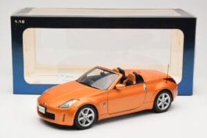 Nissan Fairlady Z Z33 Roadster Sunset Orange AUTOart 1:18 77377 Metal - imagem 8 de 8