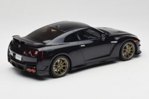 Nissan GT-R R35 Takumi Edition Midnight Purple GT Spirit 1:18 GT932 Resina - imagem 2 de 6