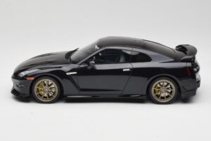 Nissan GT-R R35 Takumi Edition Midnight Purple GT Spirit 1:18 GT932 Resina - imagem 3 de 6