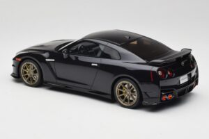 Nissan GT-R R35 Takumi Edition Midnight Purple GT Spirit 1:18 GT932 Resina - imagem 5 de 6