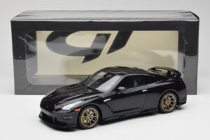 Nissan GT-R R35 Takumi Edition Midnight Purple GT Spirit 1:18 GT932 Resina - imagem 6 de 6