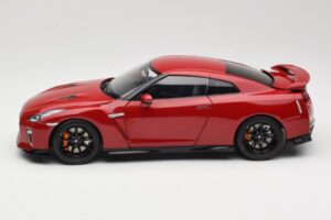 Nissan GT-R R35 Track Edition NISMO Vibrant Red MotorHelix 1:18 M83511 Metal - imagem 4 de 8