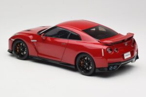 Nissan GT-R R35 Track Edition NISMO Vibrant Red MotorHelix 1:18 M83511 Metal - imagem 7 de 8