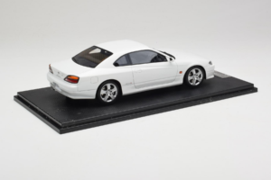 Nissan Silvia S15 Spec-S Branco Cracked Plexi One Model 1:18 REMC034 Metal - imagem 3 de 7