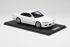 Nissan Silvia S15 Spec-S Branco Cracked Plexi One Model 1:18 REMC034 Metal - imagem 4 de 7