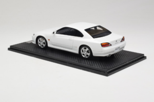 Nissan Silvia S15 Spec-S Branco Cracked Plexi One Model 1:18 REMC034 Metal - imagem 5 de 7