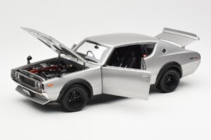 Nissan Skyline 2000 GT-R KPGC110 Prateado Kyosho 1:18 08255S Metal - imagem 2 de 8