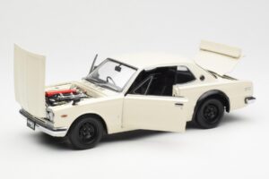 Nissan Skyline 2000 GT-R KPGC110 Branco Kyosho 1:18 08127W Metal - imagem 2 de 8