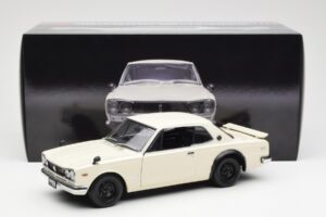 Nissan Skyline 2000 GT-R KPGC110 Branco Kyosho 1:18 08127W Metal - imagem 8 de 8