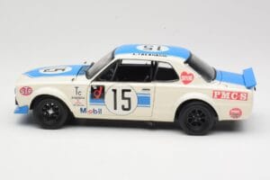 Nissan Skyline 2000GT-R KPGC10 #15 K. Takahashi Nissan Works JTCC 1972 Kyosho 1:18 08122B Metal - imagem 4 de 8