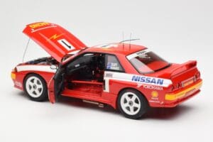 Nissan Skyline GT-R R32 #1 J. Richards / M. Skaife Bathurst 1000 Winner 1992 AUTOart 1:18 89279 Metal - imagem 5 de 8