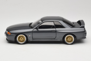 Nissan Skyline GT-R R32 V-Spec II Tuned Gun Grey Metallic AUTOart 1:18 77417 Metal - imagem 4 de 8