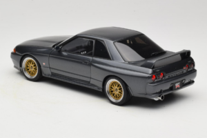 Nissan Skyline GT-R R32 V-Spec II Tuned Gun Grey Metallic AUTOart 1:18 77417 Metal - imagem 7 de 8