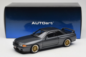 Nissan Skyline GT-R R32 V-Spec II Tuned Gun Grey Metallic AUTOart 1:18 77417 Metal - imagem 8 de 8