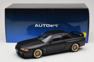 Nissan Skyline GT-R R32 V-Spec II Tuned Version Matt Black AUTOart 1:18 77418 Metal - imagem 8 de 8