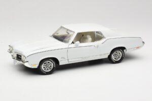 Oldsmobile Cutlass SX Branco ERTL 1:18 33775 Metal