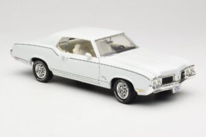 Oldsmobile Cutlass SX Branco ERTL 1:18 33775 Metal - imagem 6 de 8