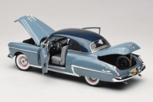 Oldsmobile 88 Azul Grease Auto World 1:18 AWSS103/06 Metal - imagem 5 de 8