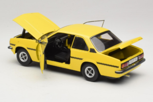 Opel Ascona B SR Amarelo Frente Arranhada Sun Star 1:18 5384 Metal - imagem 6 de 9