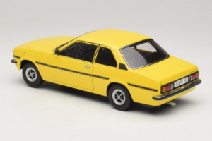 Opel Ascona B SR Amarelo Frente Arranhada Sun Star 1:18 5384 Metal - imagem 8 de 9