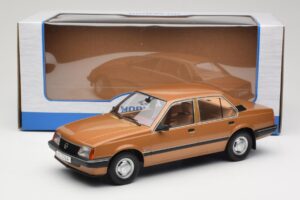 Opel Ascona C Berlina Beige Metallic MCG 1:18 MCG18459 Metal - imagem 6 de 6