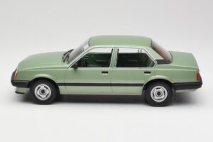 Opel Ascona C Metallic Light Green MCG 1:18 MCG18458 Metal - imagem 3 de 6