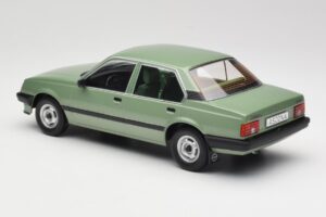 Opel Ascona C Metallic Light Green MCG 1:18 MCG18458 Metal - imagem 5 de 6