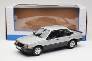 Opel Ascona C SR Prateado MCG 1:18 MCG18460 Metal - imagem 6 de 6