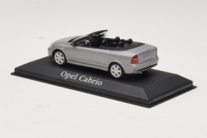 Opel Astra G Cabriolet Grey Metallic Minichamps 1:43 ASTRA001 Metal - imagem 3 de 4
