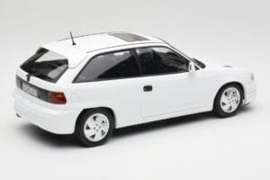 Opel Astra F GSi Blanc Casablanca Norev 1:18 183673 Metal - imagem 2 de 6