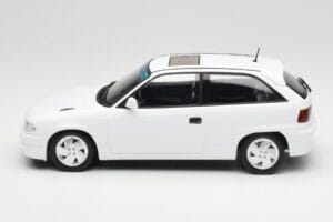 Opel Astra F GSi Blanc Casablanca Norev 1:18 183673 Metal - imagem 3 de 6