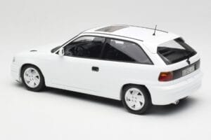 Opel Astra F GSi Blanc Casablanca Norev 1:18 183673 Metal - imagem 5 de 6