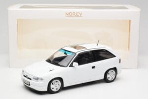 Opel Astra F GSi Blanc Casablanca Norev 1:18 183673 Metal - imagem 6 de 6