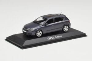 Opel Astra H Azul Escuro Minichamps 1:43 B24910027-A1 Metal - imagem 2 de 4