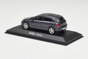 Opel Astra H Azul Escuro Minichamps 1:43 B24910027-A1 Metal - imagem 3 de 4