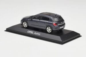 Opel Astra H Cinzento Minichamps 1:43 B24910027A Metal - imagem 3 de 4