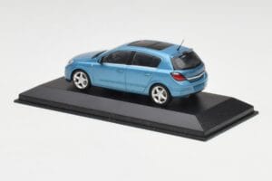 Opel Astra H Azul Claro Minichamps 1:43 400043001 Metal - imagem 3 de 4